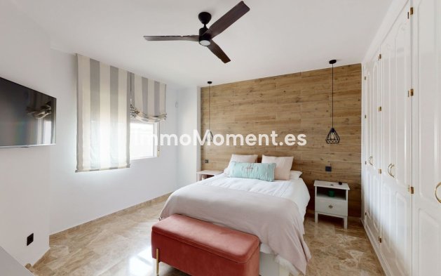 Resale - Apartment - Marbella - Nueva Andalucía