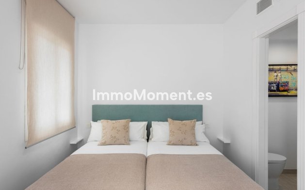 Resale - Apartment - Marbella - Nueva Andalucía