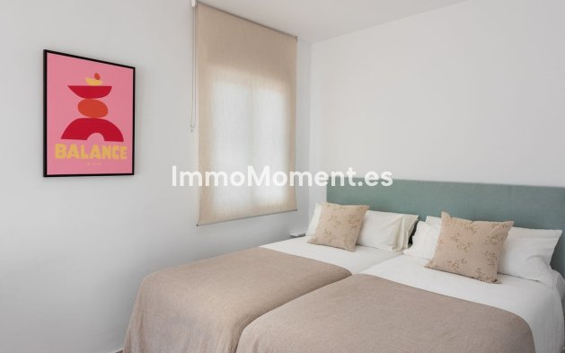 Resale - Apartment - Marbella - Nueva Andalucía