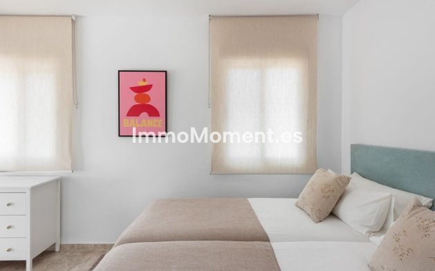 Resale - Apartment - Marbella - Nueva Andalucía