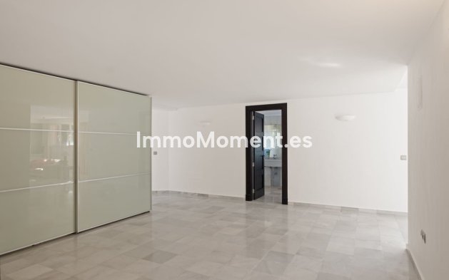 Wiederverkauf - Freistehende Villa - Marbella - La Mairena