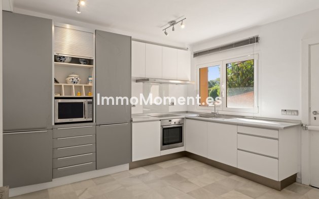 Wiederverkauf - Freistehende Villa - Marbella - La Mairena