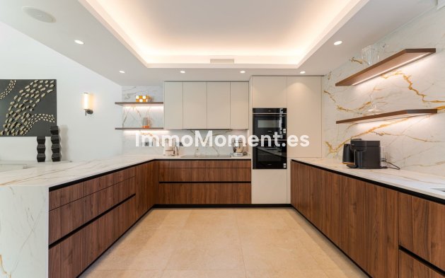 Wiederverkauf - Freistehende Villa - Marbella - Nueva Andalucía