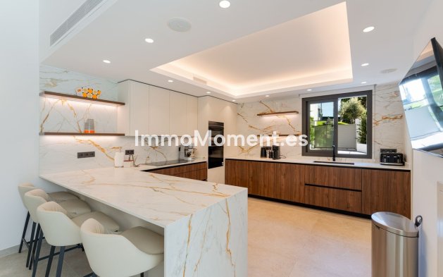Wiederverkauf - Freistehende Villa - Marbella - Nueva Andalucía