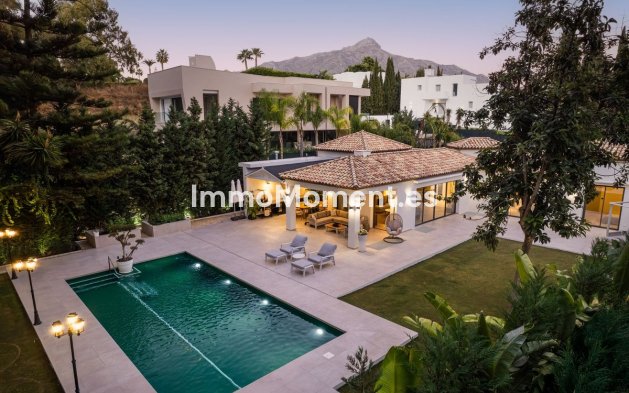 Wiederverkauf - Freistehende Villa - Marbella - Nueva Andalucía