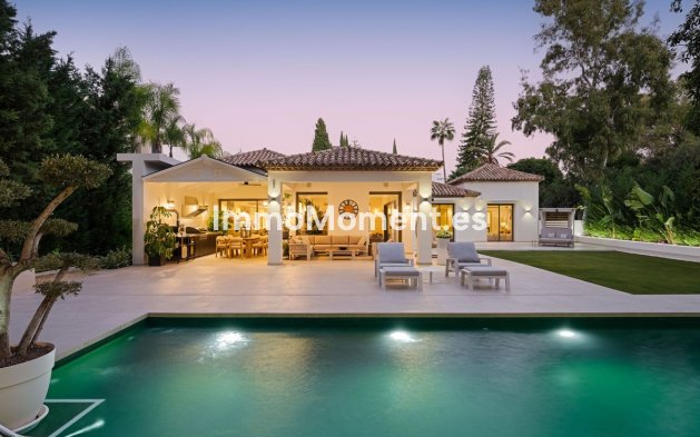 Wiederverkauf - Freistehende Villa - Marbella - Nueva Andalucía