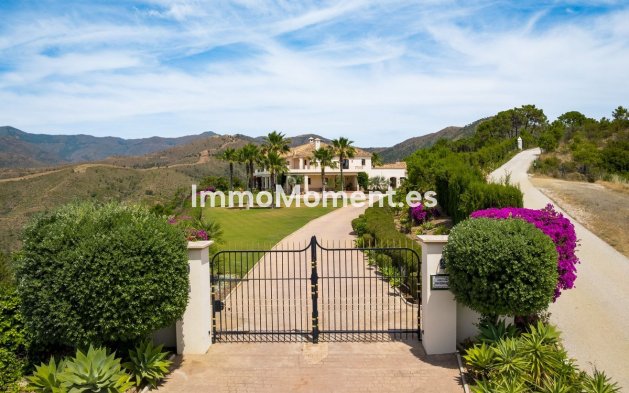 Bestaande woning - Vrijstaande villa - Estepona  - Estepona Centro