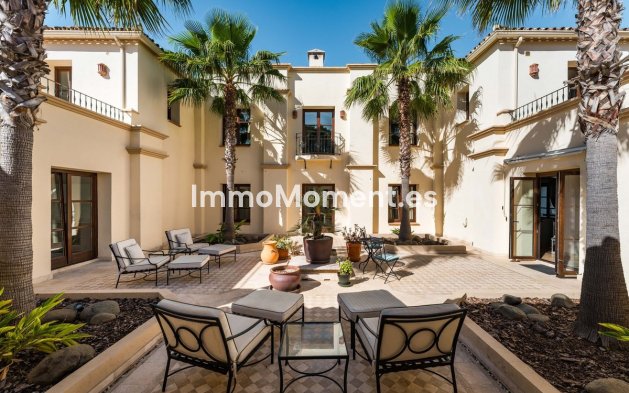 Bestaande woning - Vrijstaande villa - Estepona  - Estepona Centro