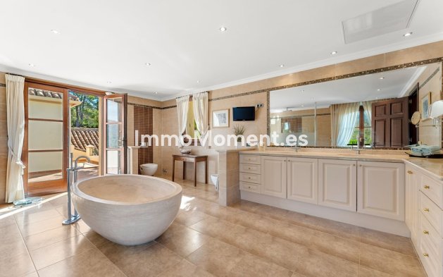 Bestaande woning - Vrijstaande villa - Estepona  - Estepona Centro