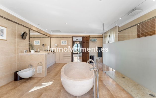 Bestaande woning - Vrijstaande villa - Estepona  - Estepona Centro