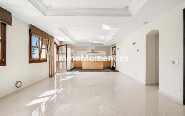 Bestaande woning - Vrijstaande villa - Estepona  - Estepona Centro