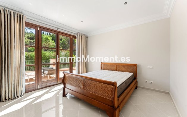 Bestaande woning - Vrijstaande villa - Estepona  - Estepona Centro