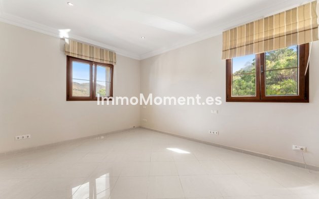 Bestaande woning - Vrijstaande villa - Estepona  - Estepona Centro