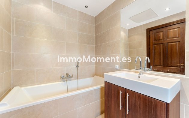 Bestaande woning - Vrijstaande villa - Estepona  - Estepona Centro