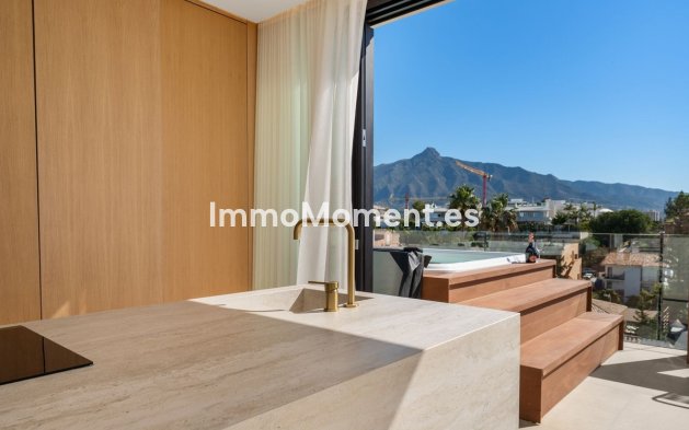 Wiederverkauf - Freistehende Villa - Marbella - Nueva Andalucía