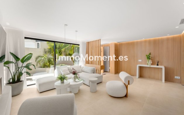 Wiederverkauf - Freistehende Villa - Marbella - Nueva Andalucía