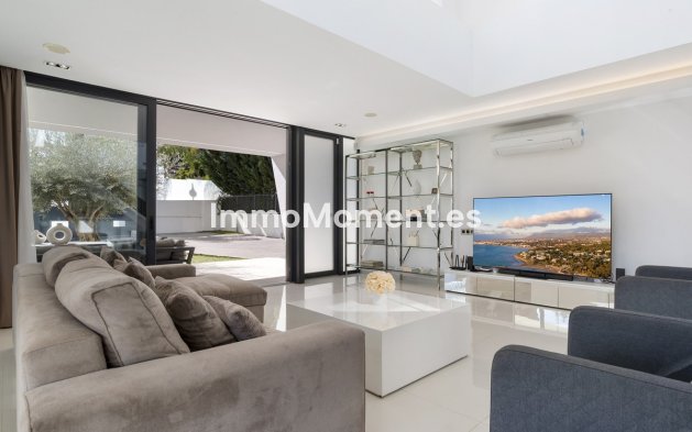Wiederverkauf - Freistehende Villa - Marbella - Nueva Andalucía