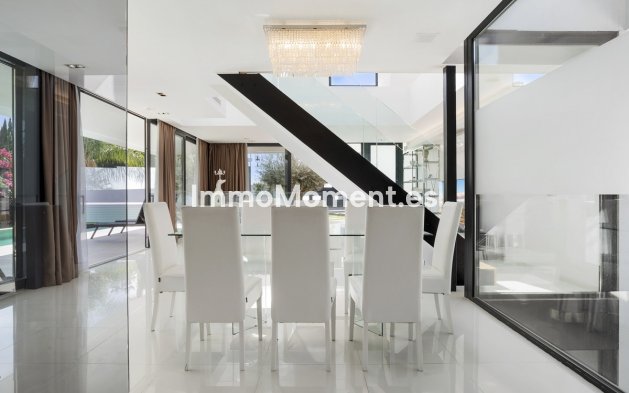 Wiederverkauf - Freistehende Villa - Marbella - Nueva Andalucía