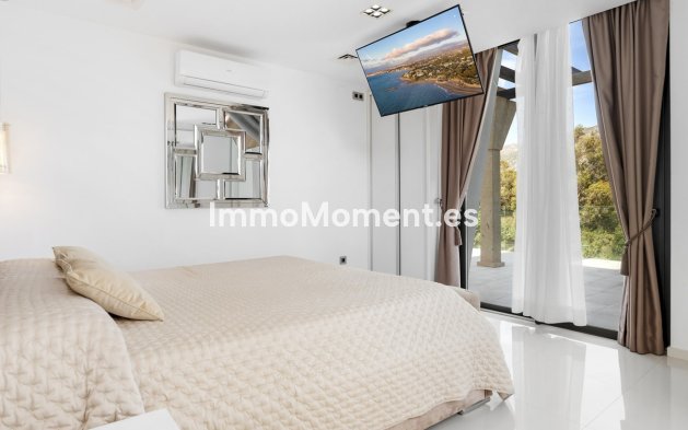 Wiederverkauf - Freistehende Villa - Marbella - Nueva Andalucía