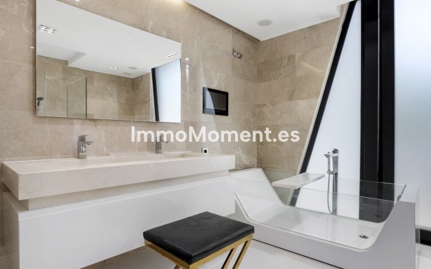 Wiederverkauf - Freistehende Villa - Marbella - Nueva Andalucía