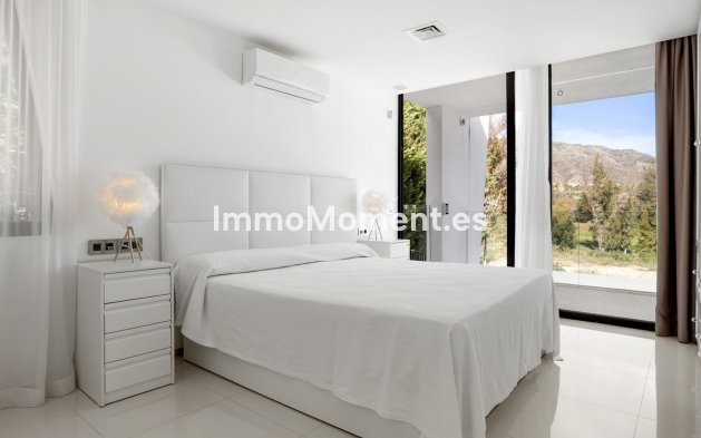 Wiederverkauf - Freistehende Villa - Marbella - Nueva Andalucía