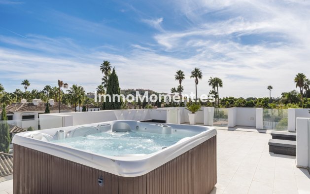 Wiederverkauf - Freistehende Villa - Marbella - Nueva Andalucía