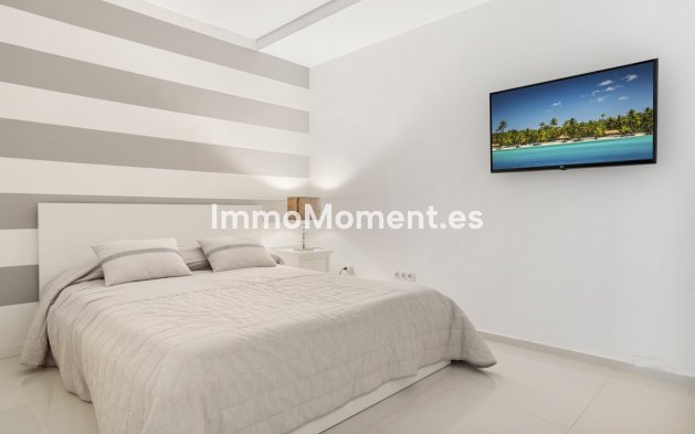 Wiederverkauf - Freistehende Villa - Marbella - Nueva Andalucía