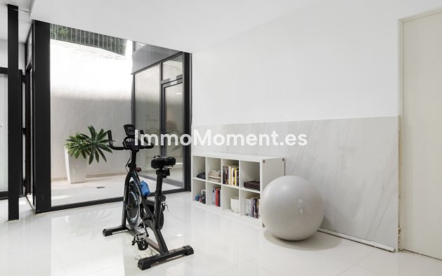 Wiederverkauf - Freistehende Villa - Marbella - Nueva Andalucía