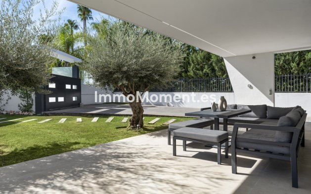Wiederverkauf - Freistehende Villa - Marbella - Nueva Andalucía