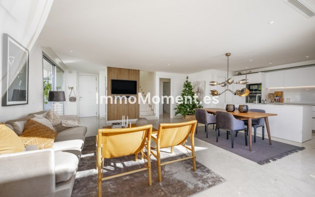 Resale - Apartment - Marbella - Nueva Andalucía