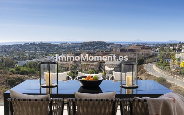 Resale - Apartment - Marbella - Nueva Andalucía