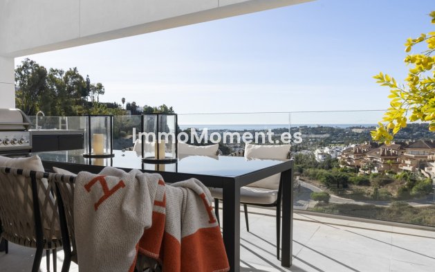 Resale - Apartment - Marbella - Nueva Andalucía