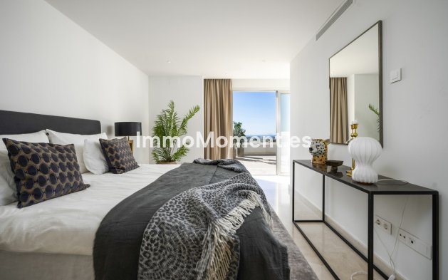 Resale - Apartment - Marbella - Nueva Andalucía