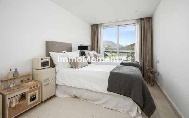 Resale - Apartment - Marbella - Nueva Andalucía