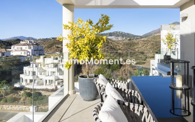 Resale - Apartment - Marbella - Nueva Andalucía