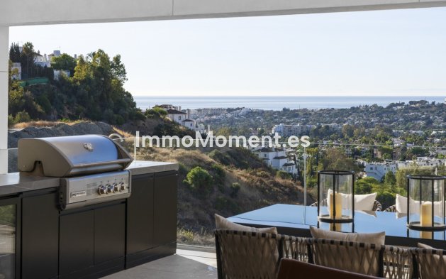 Resale - Apartment - Marbella - Nueva Andalucía