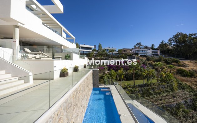 Resale - Apartment - Marbella - Nueva Andalucía