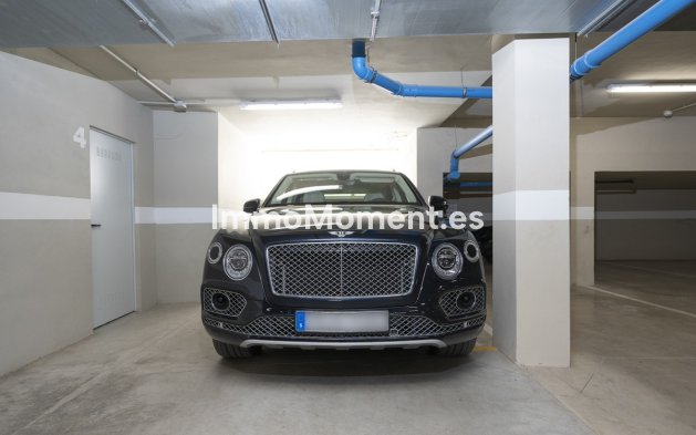 Resale - Apartment - Marbella - Nueva Andalucía