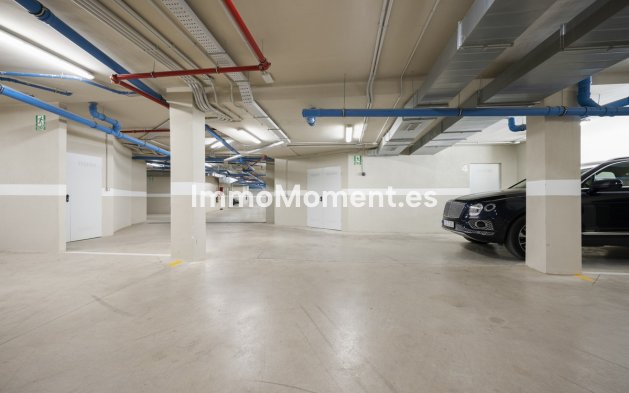 Resale - Apartment - Marbella - Nueva Andalucía