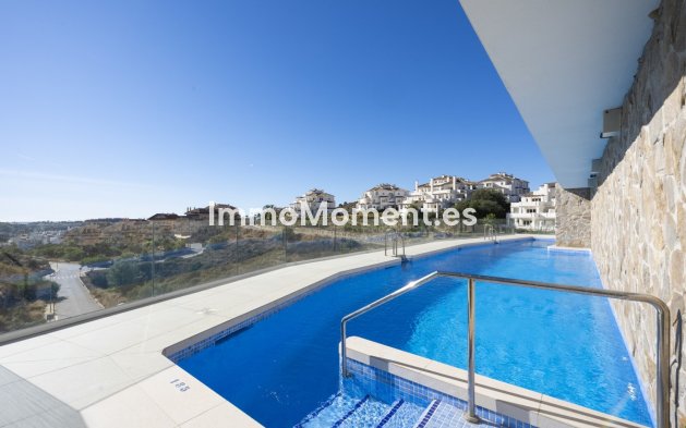 Resale - Apartment - Marbella - Nueva Andalucía