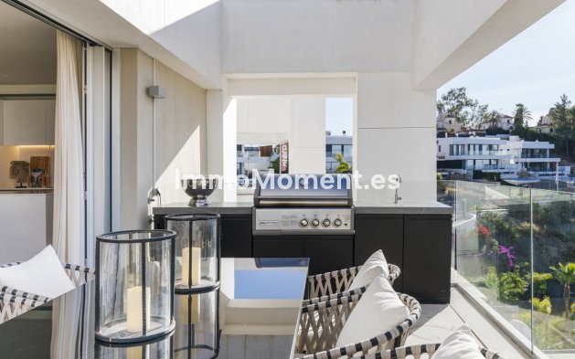Resale - Apartment - Marbella - Nueva Andalucía