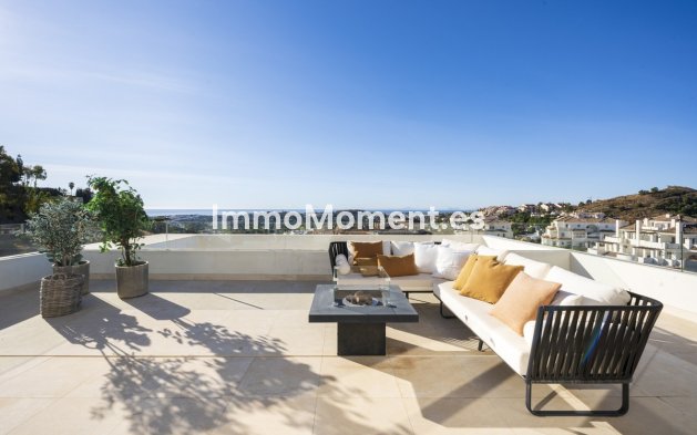 Resale - Apartment - Marbella - Nueva Andalucía