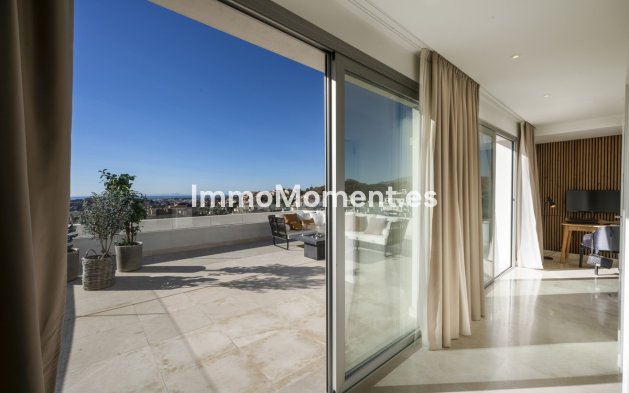Resale - Apartment - Marbella - Nueva Andalucía