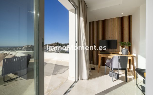 Resale - Apartment - Marbella - Nueva Andalucía