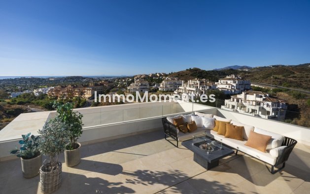 Resale - Apartment - Marbella - Nueva Andalucía