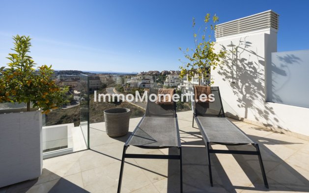 Resale - Apartment - Marbella - Nueva Andalucía