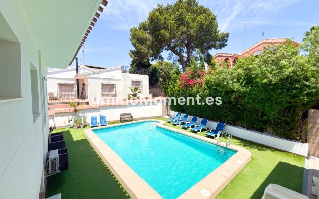 Reventa - Villa independiente - Orihuela - Dehesa de campoamor