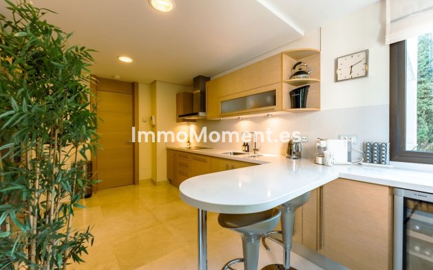 Resale - Apartment - Benahavís - La Quinta