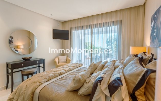 Resale - Apartment - Benahavís - La Quinta