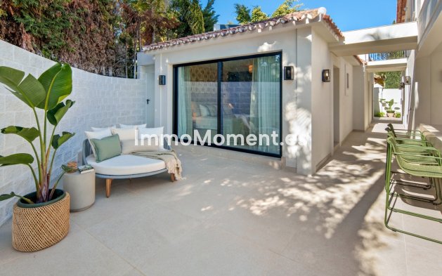 Wiederverkauf - Freistehende Villa - Marbella - Nueva Andalucía